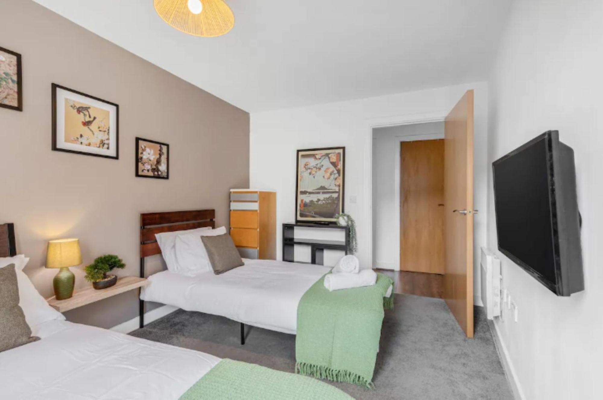 Oriental Suite 2 Bed 2 Bath Netflix And Free Parking, Games- Maihom برمنغهام المظهر الخارجي الصورة